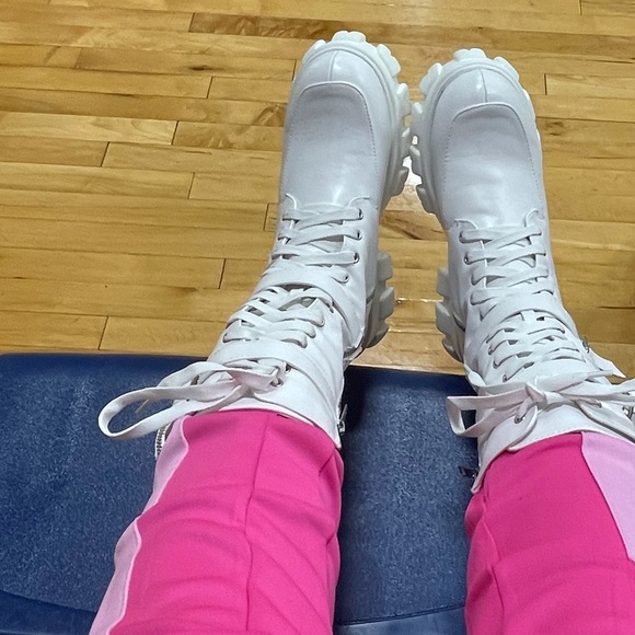 ESSENCE! (White) - Picture 1 of 5